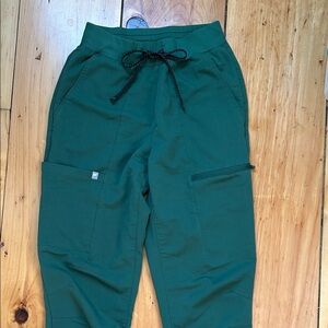 Fabletics Green scrub pants xs